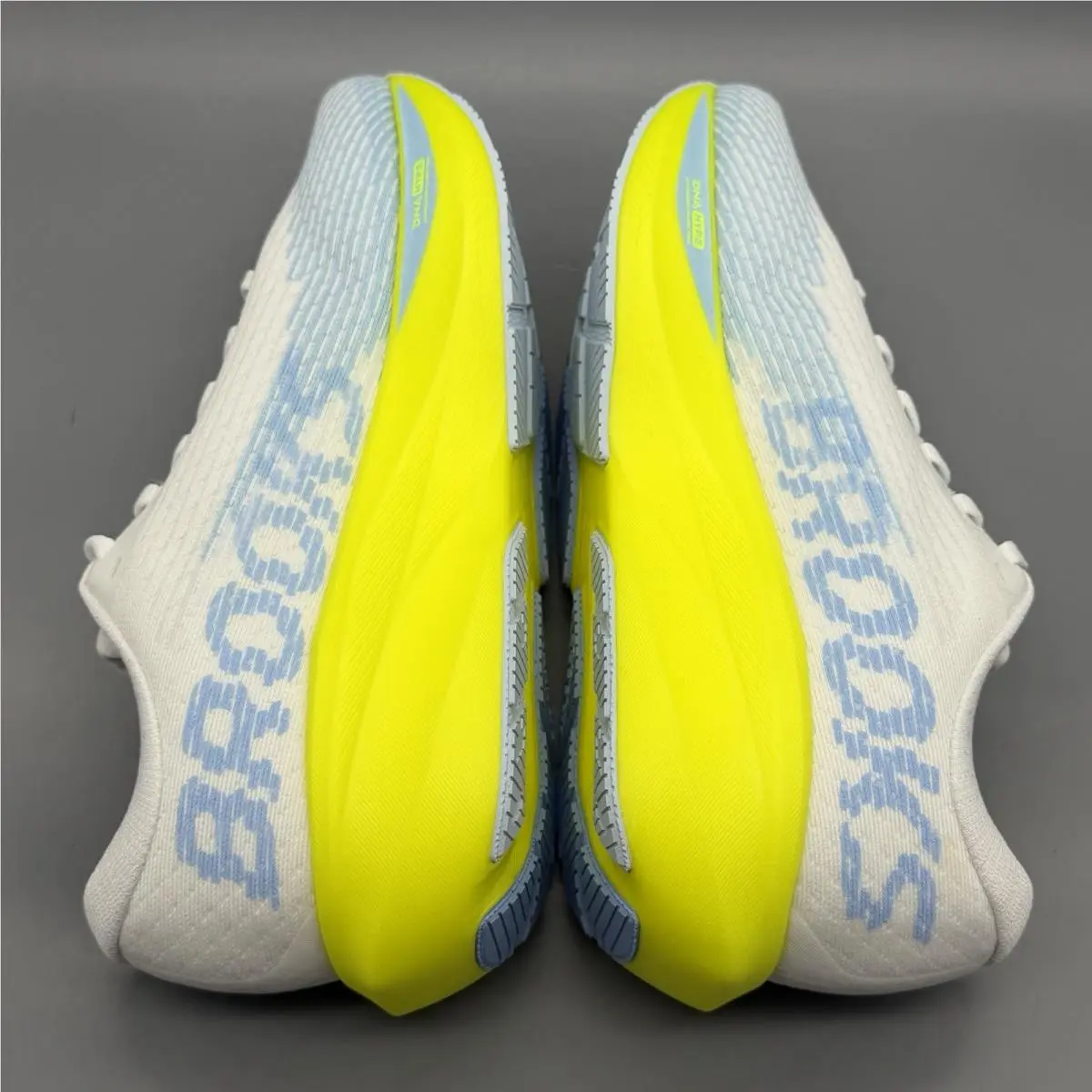 Brooks shoes - Brooks Ghost Amp - Ghost Amp - 1204861B130 - White (UPC: 0195394901306) 3
