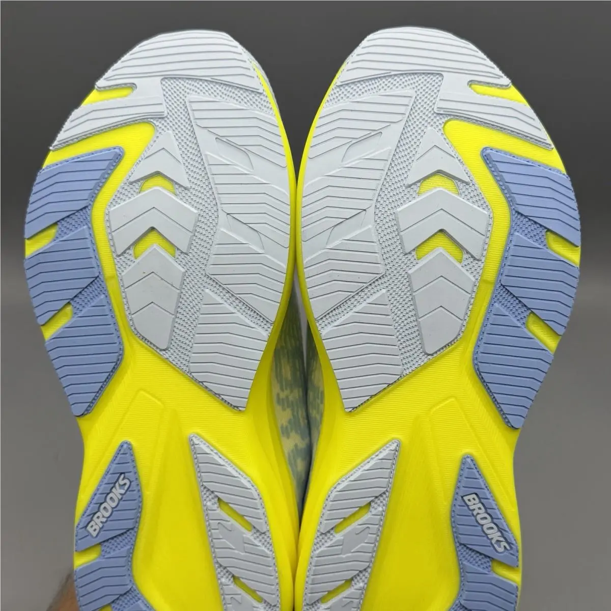 Brooks shoes - Brooks Ghost Amp - Ghost Amp - 1204861B130 - White (UPC: 0195394901306) 7