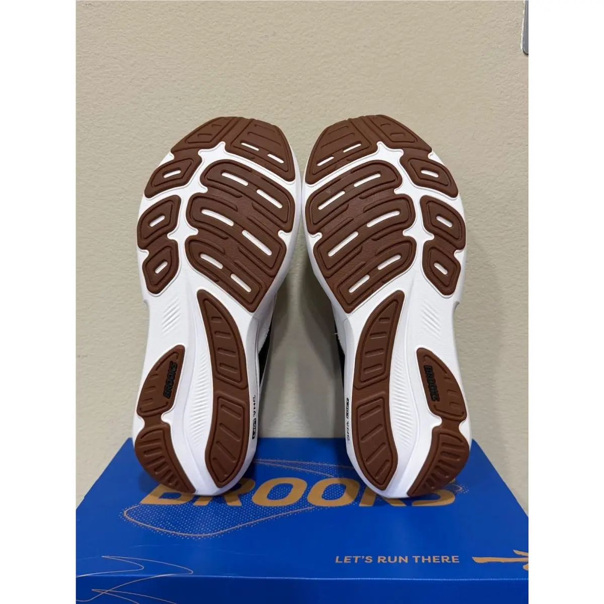Brooks shoes - Gray 2