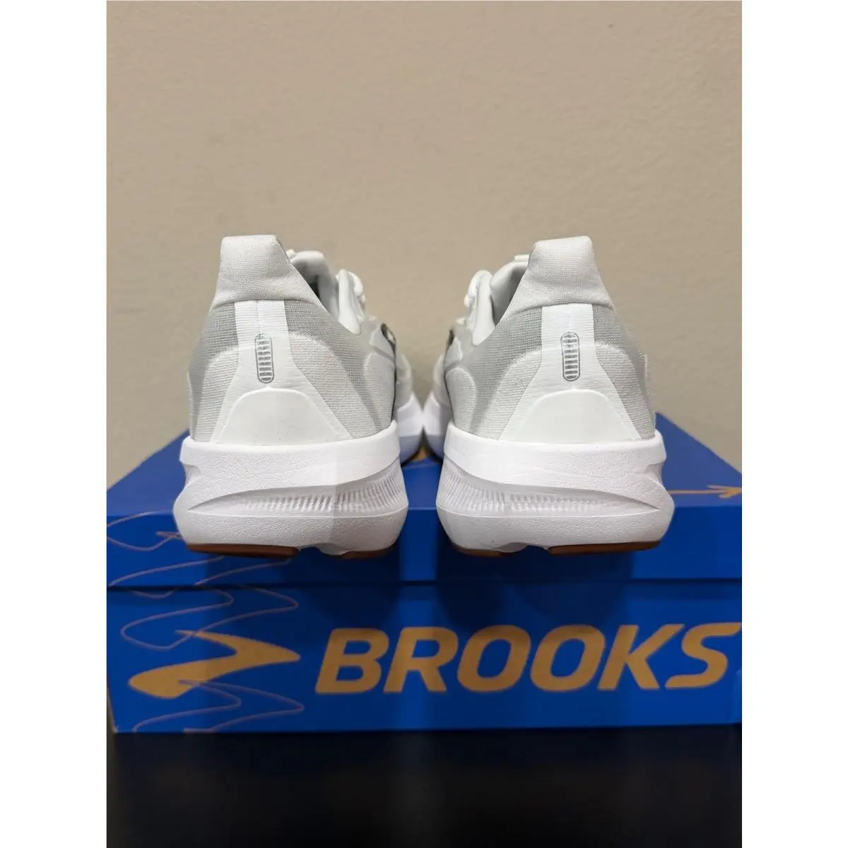 Brooks shoes - Gray 3