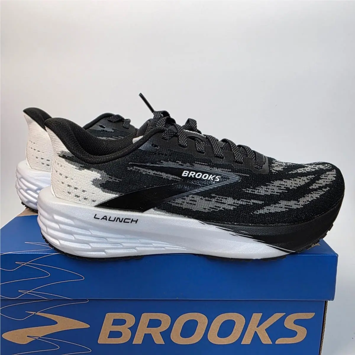Brooks shoes - Brooks Launch 11 - Launch - White 5