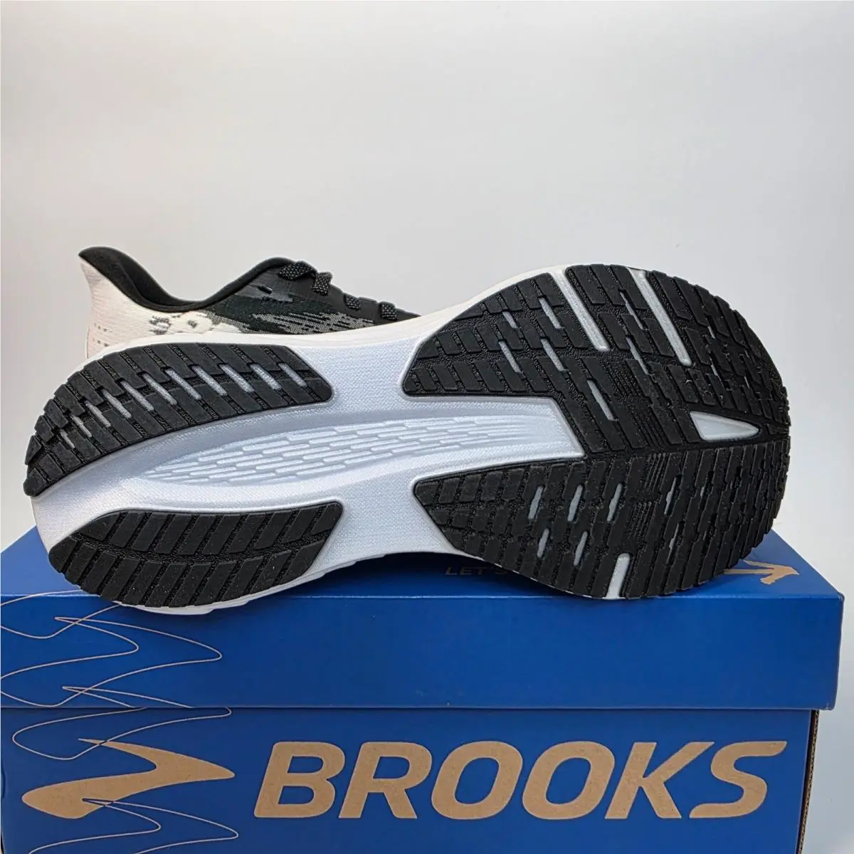 Brooks shoes - Brooks Launch 11 - Launch - White 7