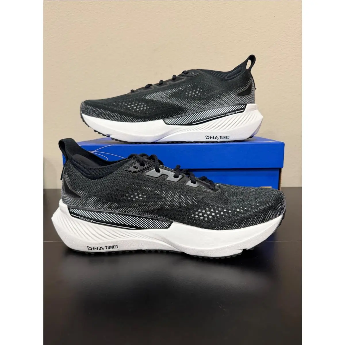 Brooks shoes - Black 0