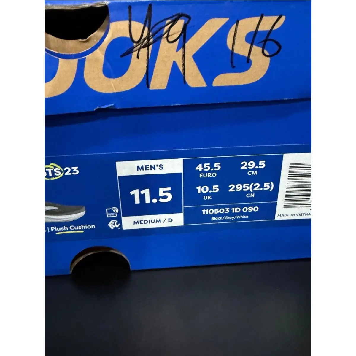 Brooks shoes - Black 4