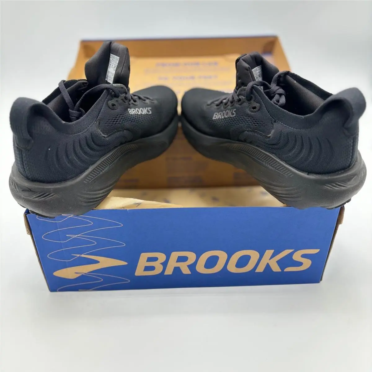 Brooks shoes - Adrenaline GTS Max Cushion - Adrenaline GTS Max Cushion - Black 4