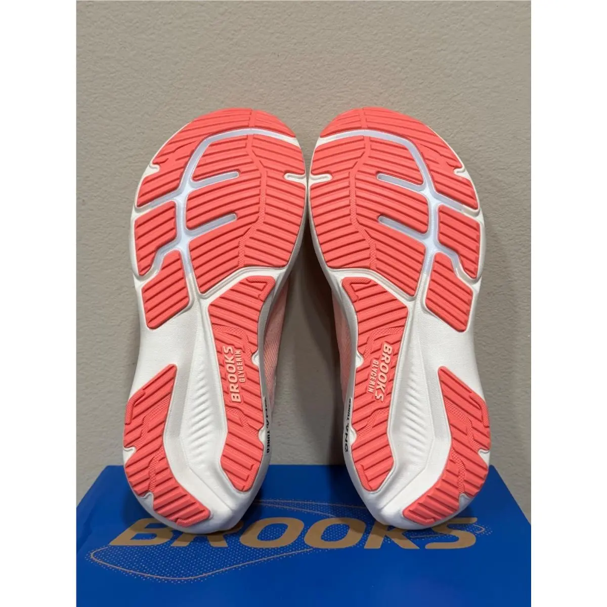 Brooks shoes - Orange 2