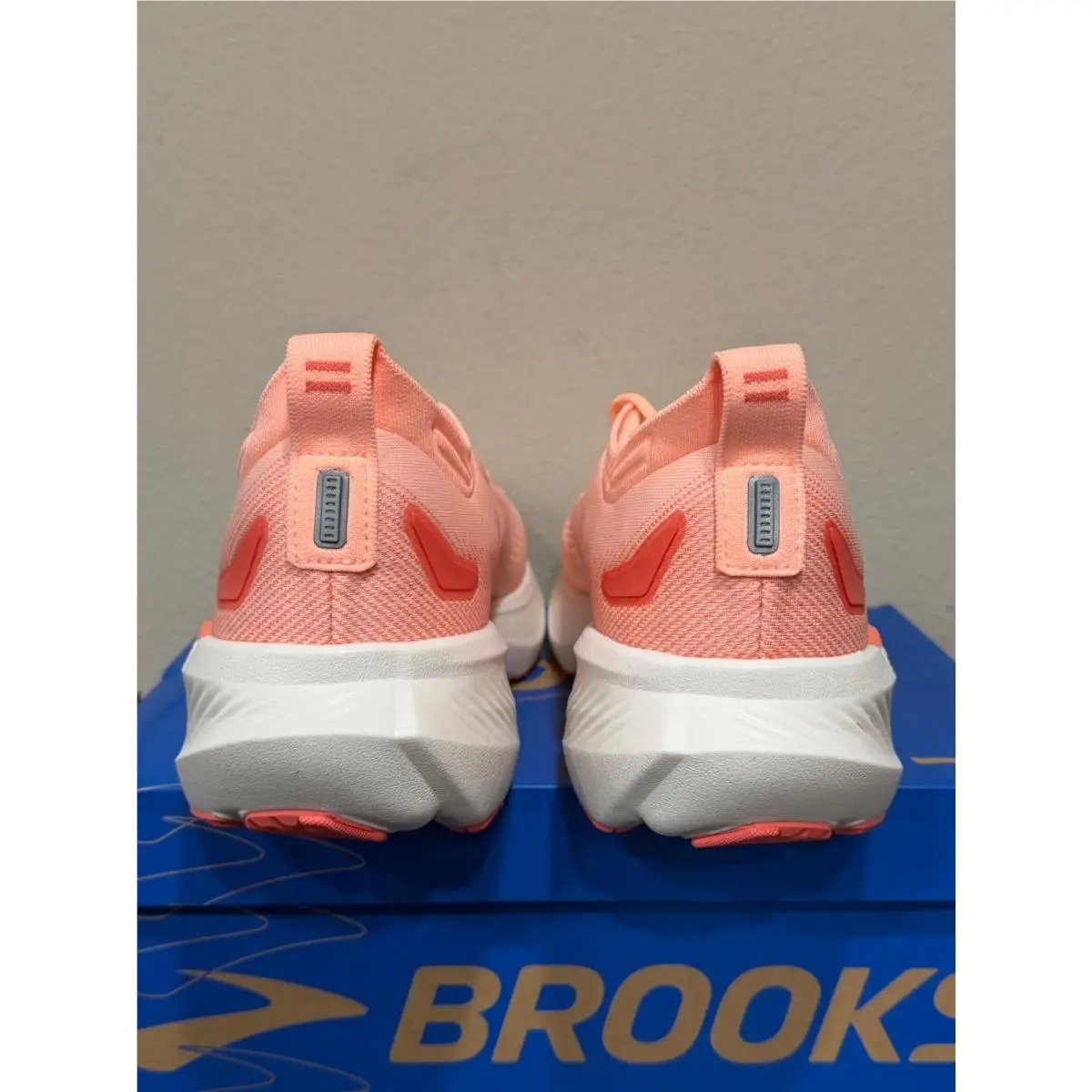 Brooks shoes - Orange 3
