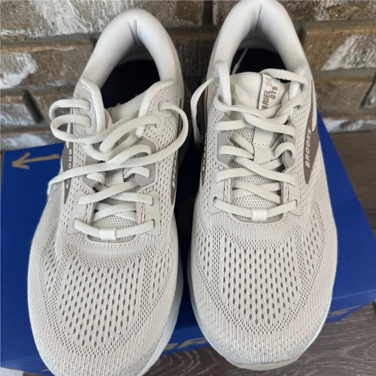 Brooks shoes - Brooks Ariel GTS 24 - Ariel GTS - 1204142E135 - Coconut/Chateau/Portabella 3
