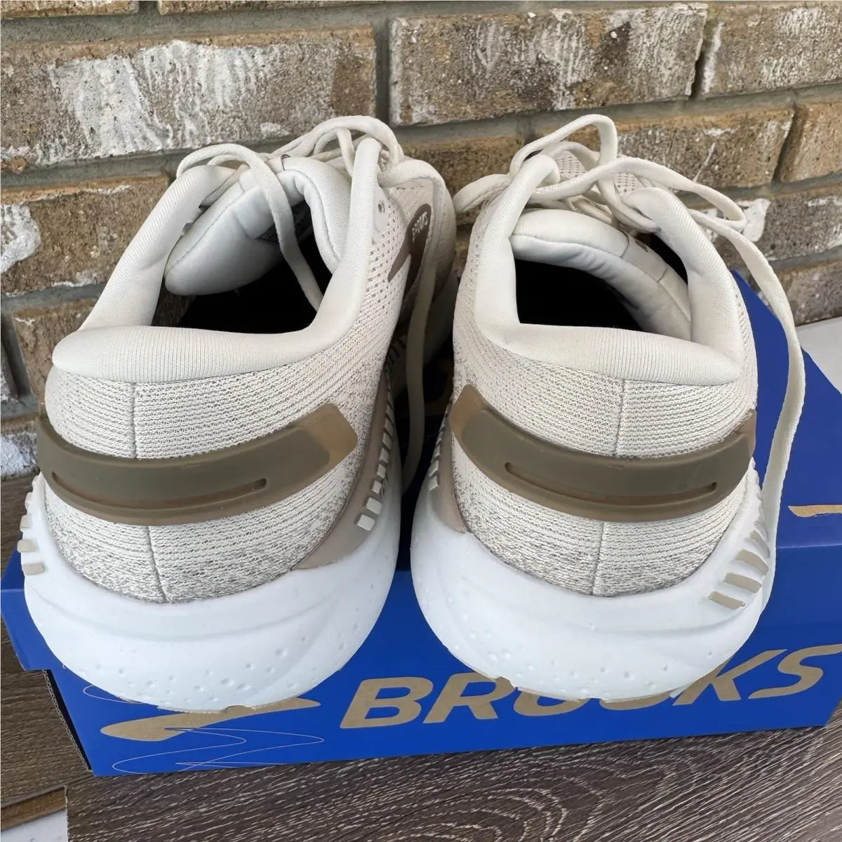 Brooks shoes - Brooks Ariel GTS 24 - Ariel GTS - 1204142E135 - Coconut/Chateau/Portabella 5