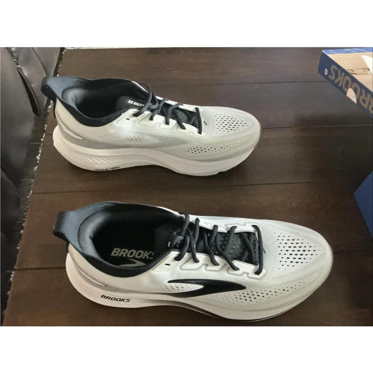 Brooks shoes - Glycerin 23 - Glycerin - 110476187 - White/Black Biscuit (UPC: 195394830064) 4