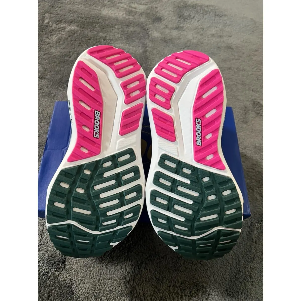 Brooks shoes - Brooks Anthem 8 - Anthem - Pink 1