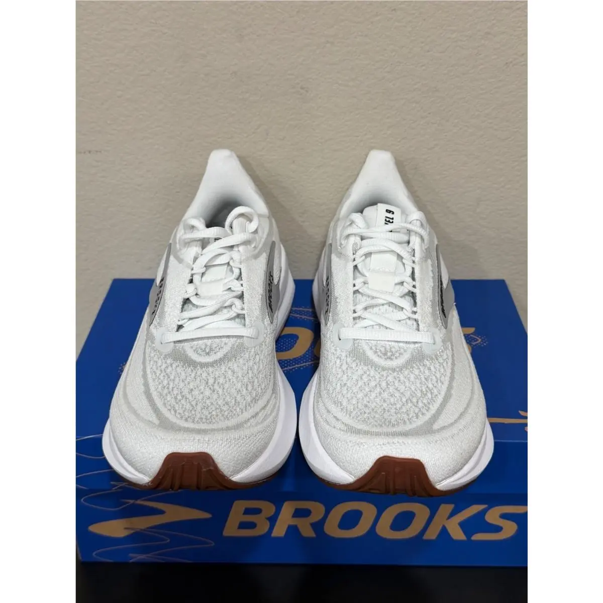 Brooks shoes - White 1