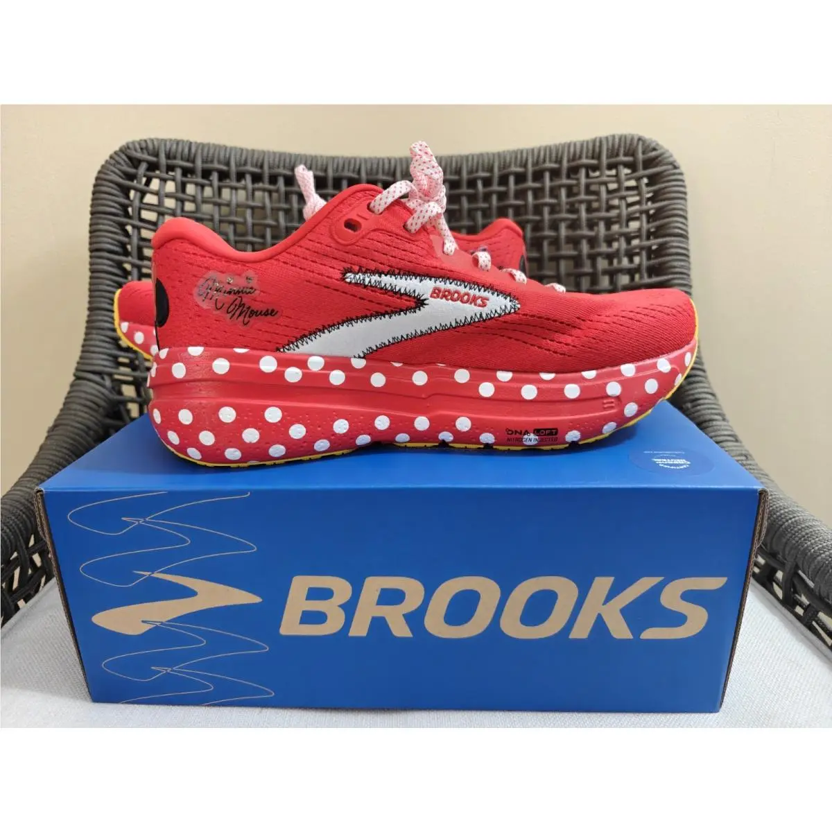 Brooks shoes - Brooks Ghost Max 2 - Ghost Max - Red 5