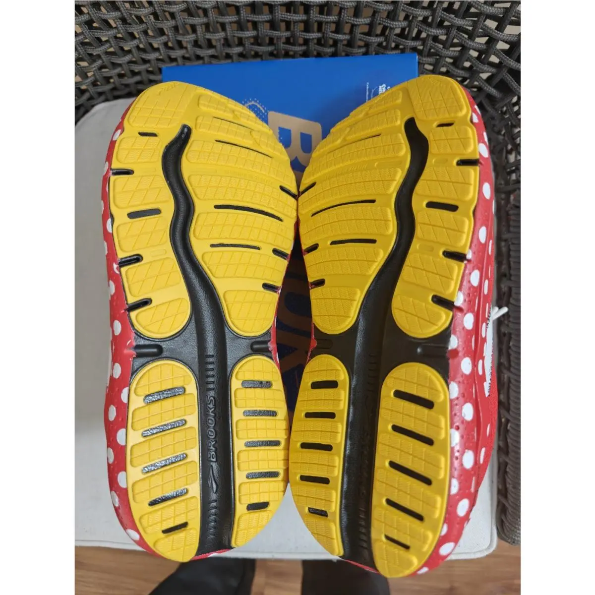 Brooks shoes - Brooks Ghost Max 2 - Ghost Max - Red 8