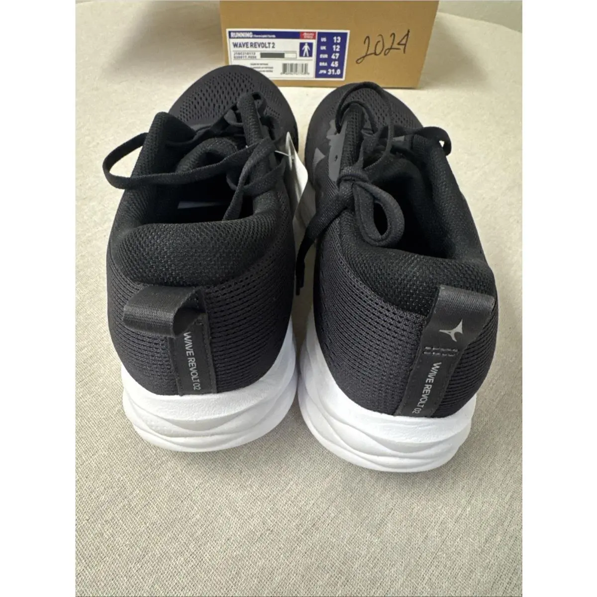 Mizuno shoes - Mizuno Wave Revolt 2 - Wave Revolt - Black 2