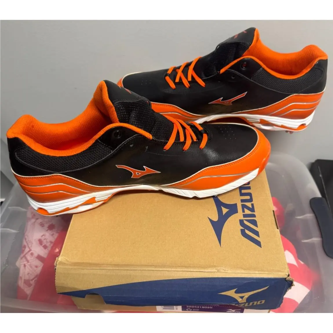 Mizuno shoes - Black & Orange (UPC: 041969362235) 0