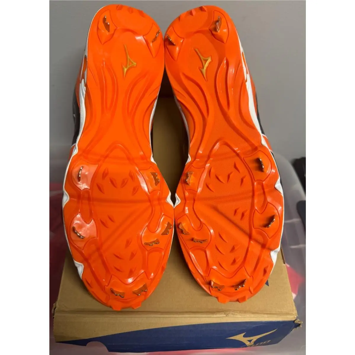 Mizuno shoes - Black & Orange (UPC: 041969362235) 5