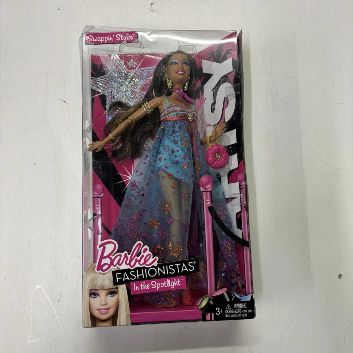 Barbie Doll Mattel Fashionistas In The Spotlight Artsy V7211