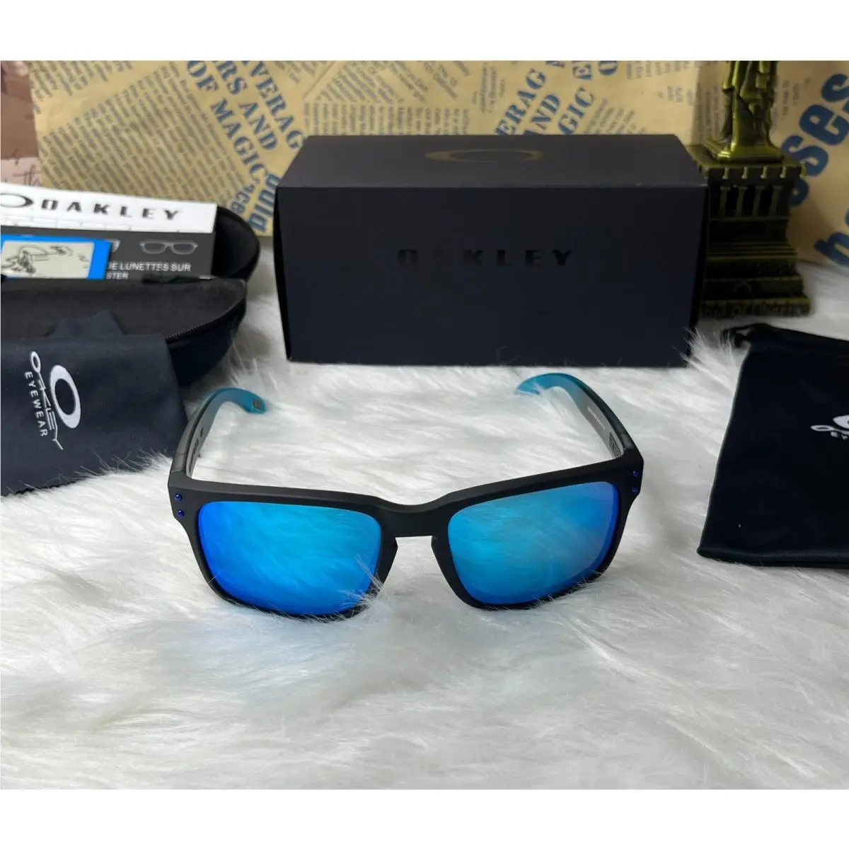 Oakley Holbrook Polarized Sunglasses Matte Black Frame Blue Mirror Lens UV400