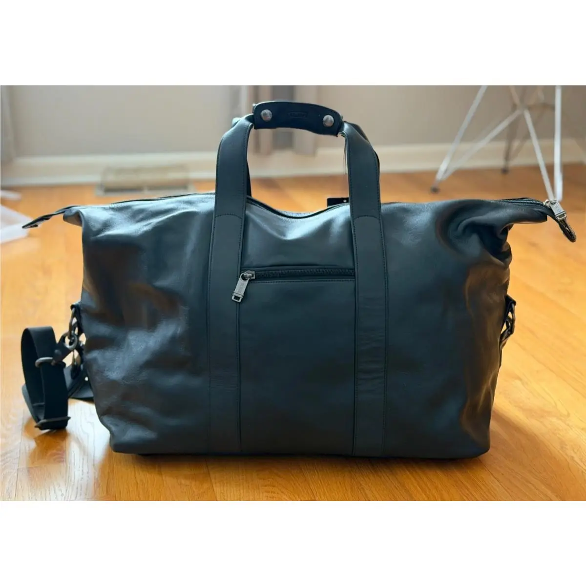 Tumi Alpha 2 Leather Travel Satchel Black 92149DH Carry On Duffel Bag