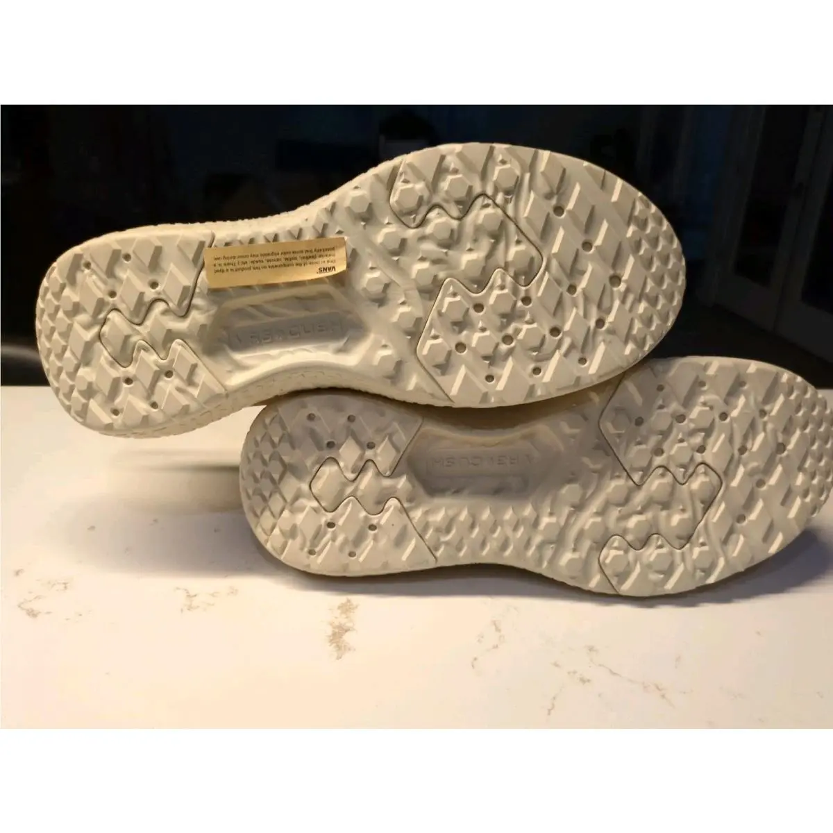 Vans shoes - MTE UltraRange Neo VR3 - MTE UltraRange Neo - VNOOOWESQ7 - SUEDE CORNSTOCK (UPC: 197643253013) 7