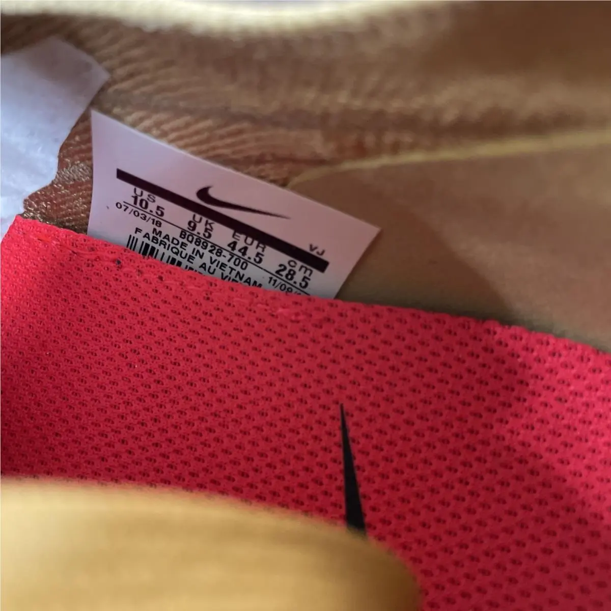 Nike shoes - Nike Epic React - Epic React - BQ8928-700 - Gold, Manufacturer: Club Gold/Metallic Gold-Black-Red Orbit-Desert Orange 6