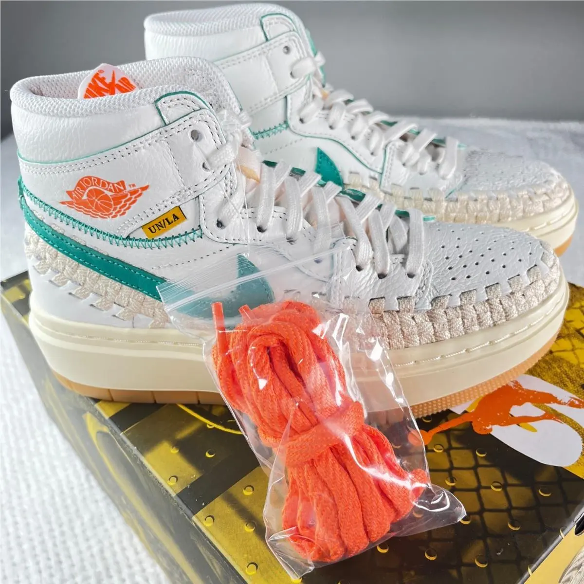 Nike shoes - Air Jordan 1 - Air - White 0