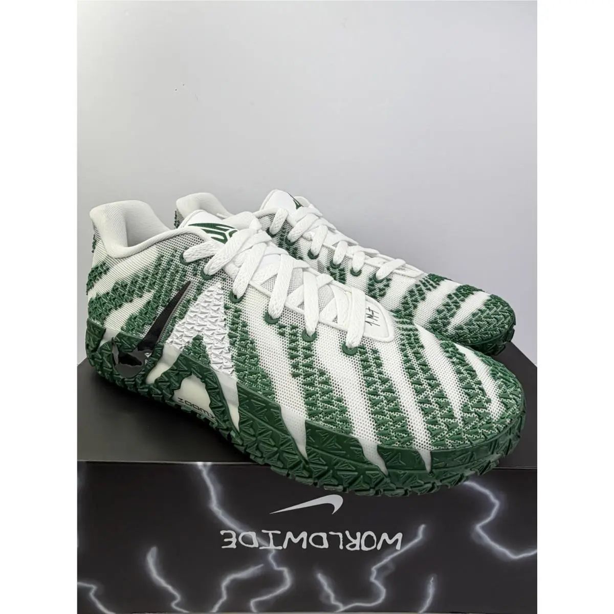 Nike shoes - Nike - IV4426-103 - White/Metallic Silver 9