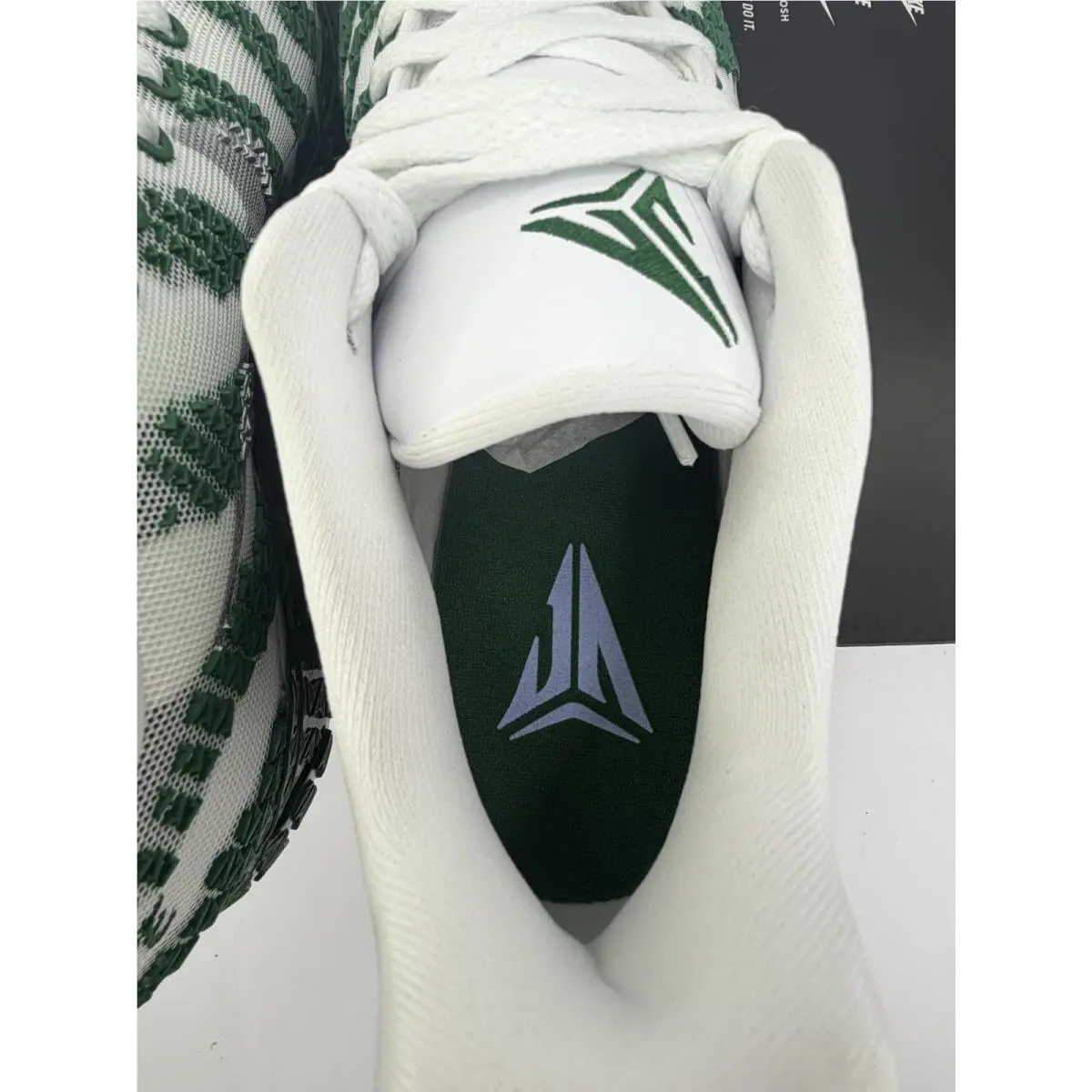 Nike shoes - Nike - IV4426-103 - White/Metallic Silver 6