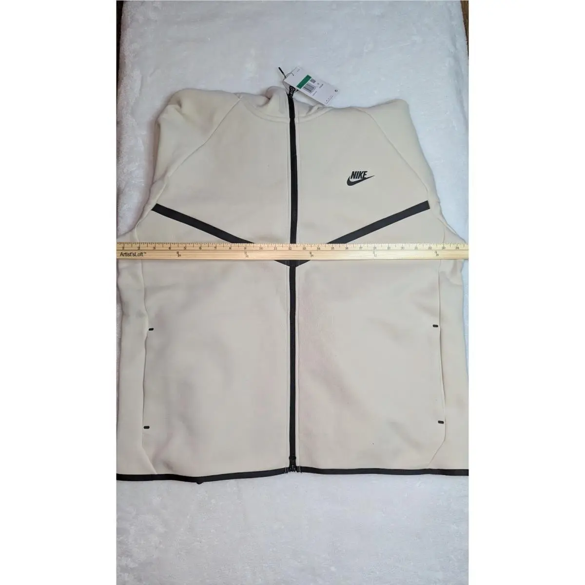 Nike clothing - Ivory (UPC: 197602891478) 7