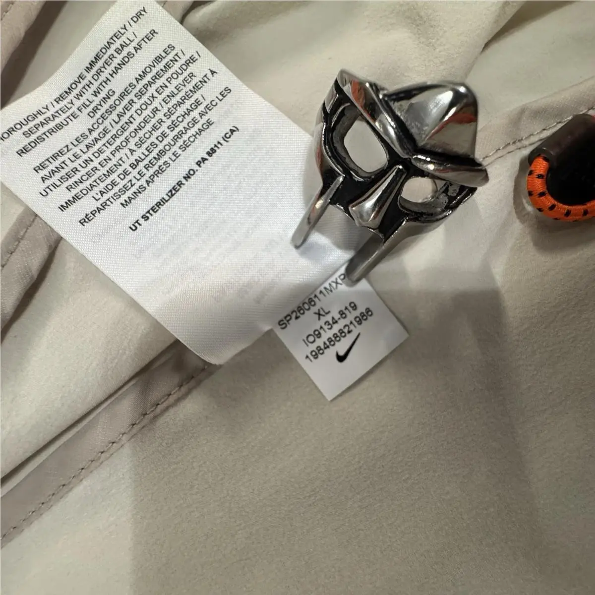 Nike clothing - Orange (UPC: 0198488839547) 8
