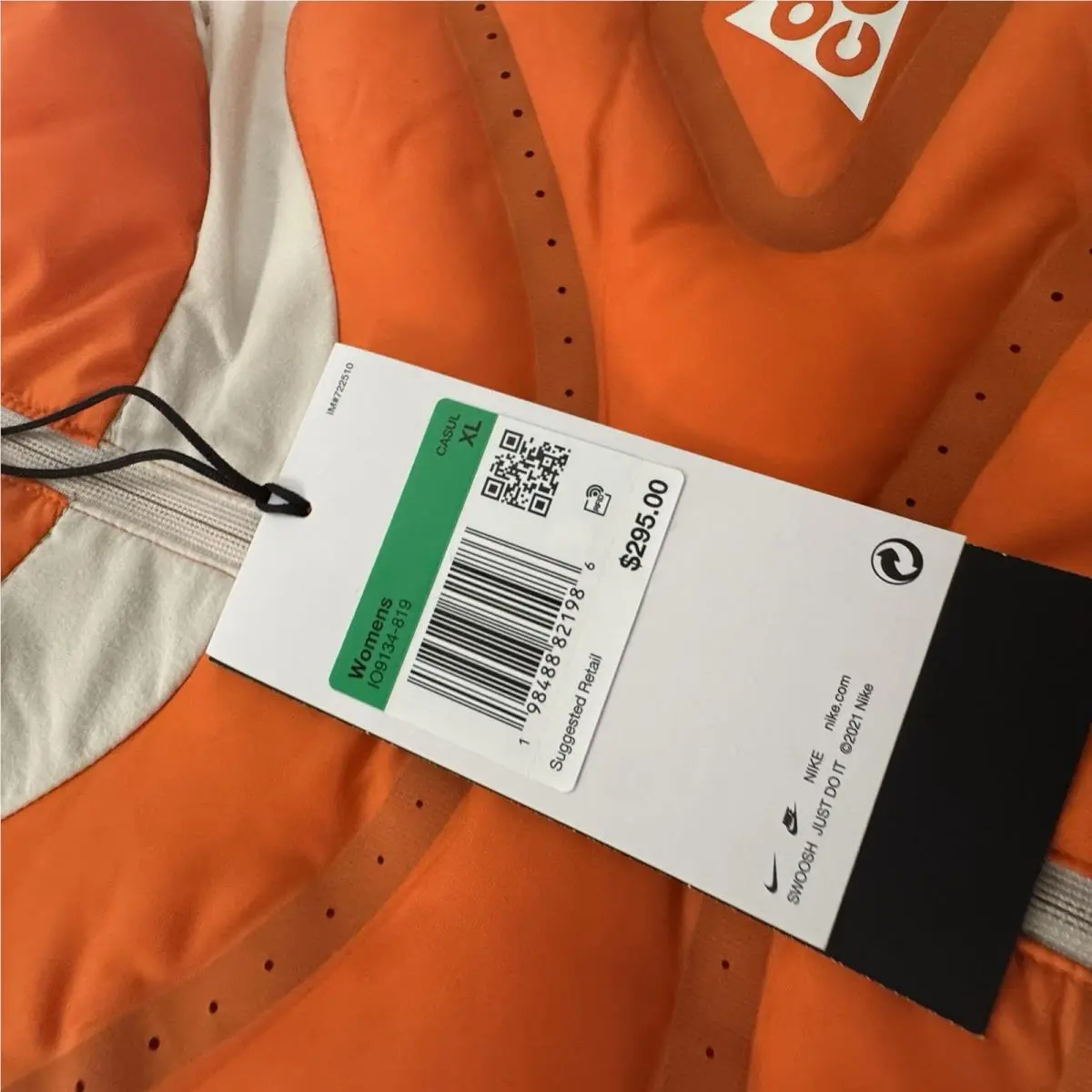 Nike clothing - Orange (UPC: 0198488839547) 1