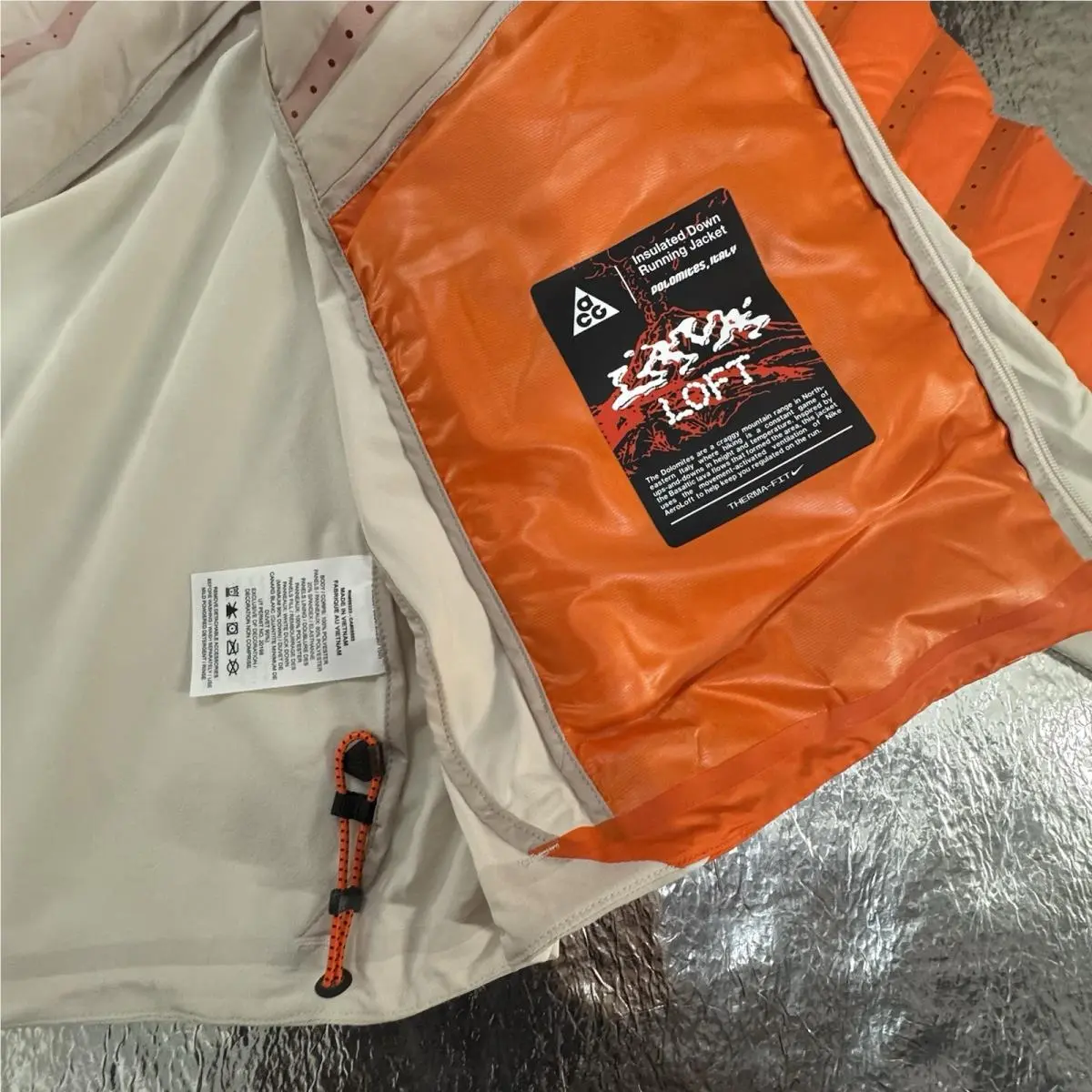 Nike clothing - Orange (UPC: 0198488839547) 3