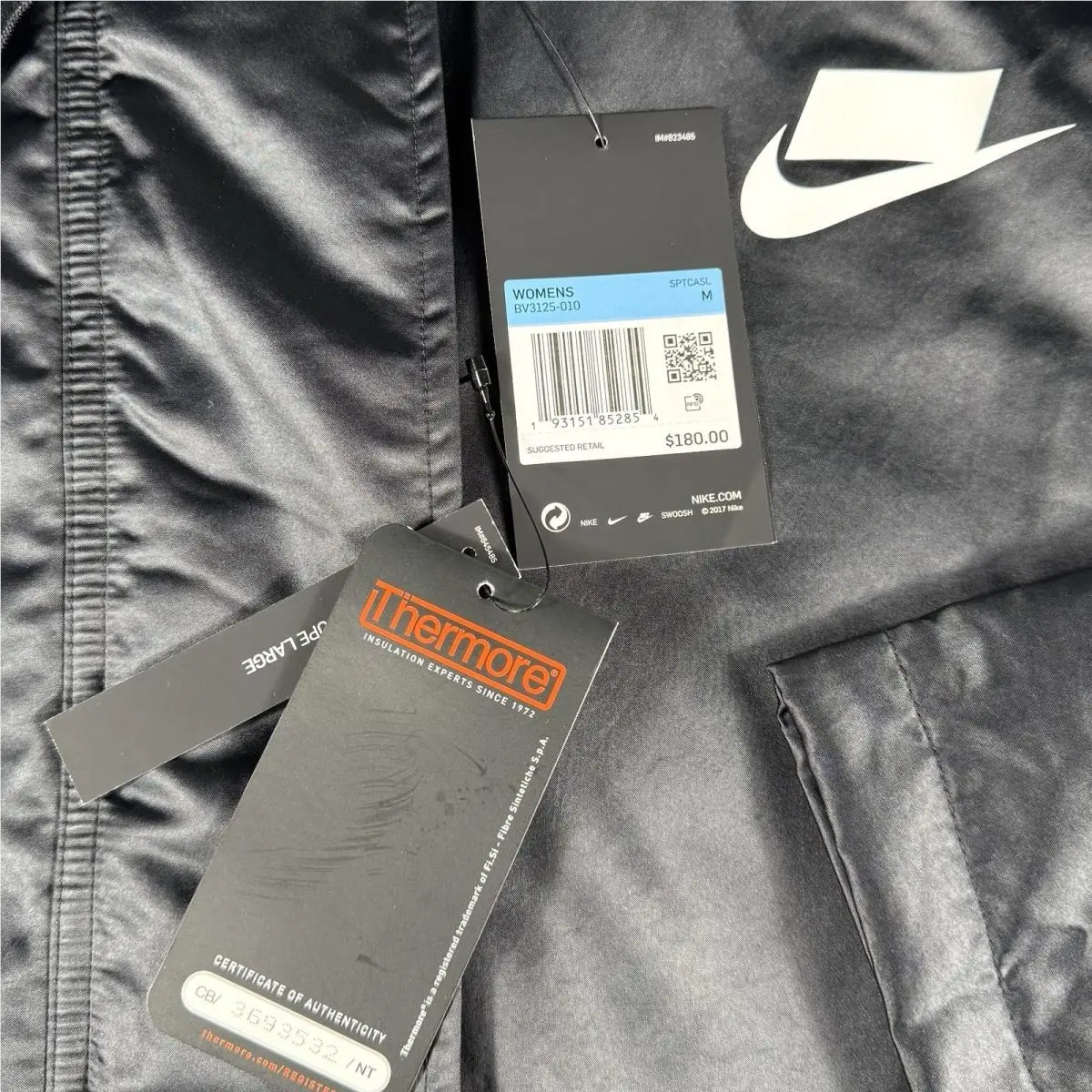 Nike clothing - Black/Muslin/White 4