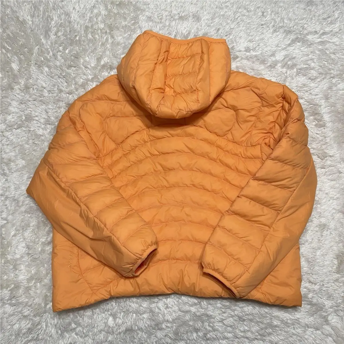 Nike clothing - Orange (UPC: 0198482024239) 0