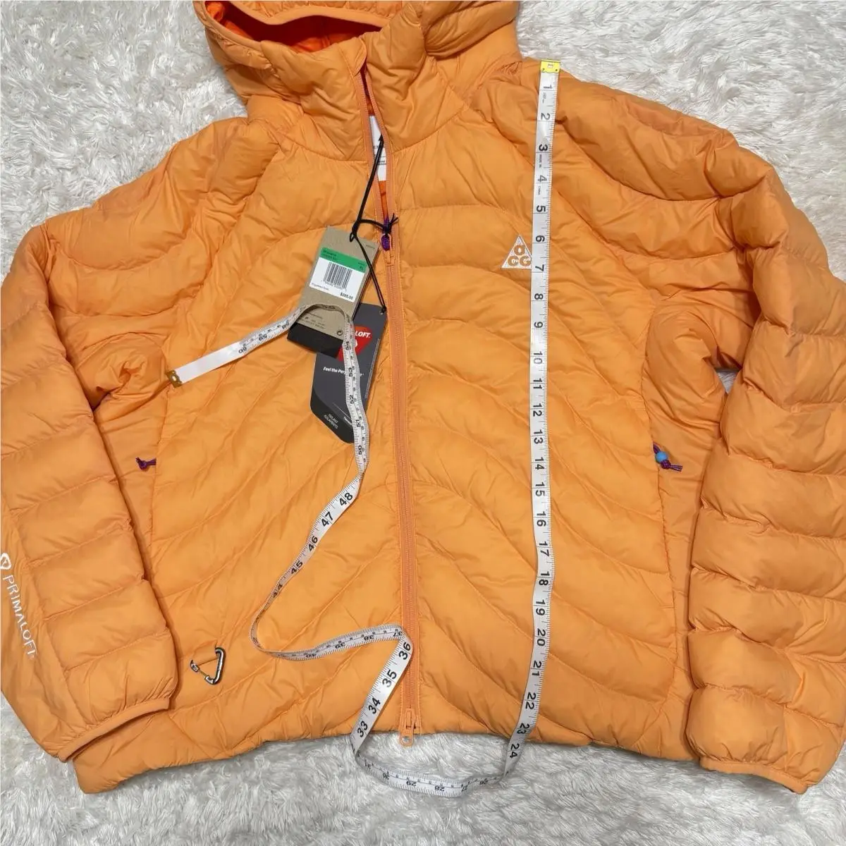 Nike clothing - Orange (UPC: 0198482024239) 4