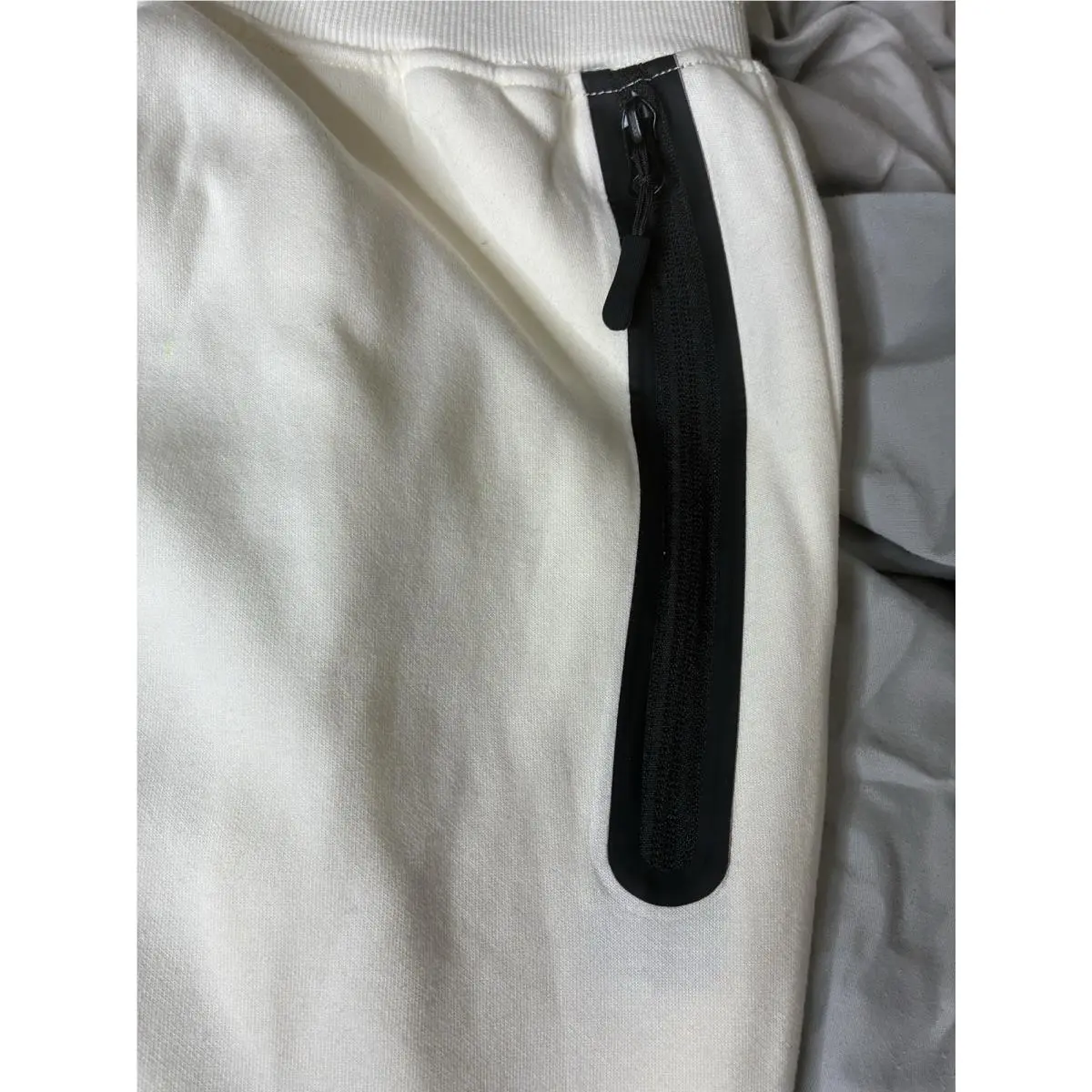 Nike clothing - Ivory 12