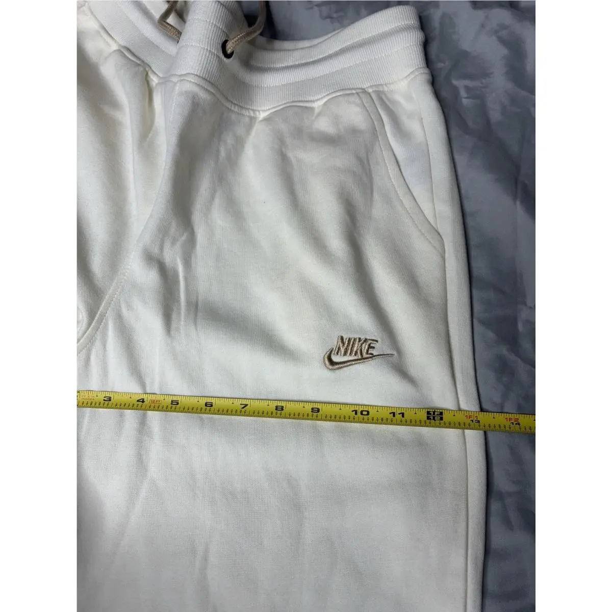 Nike clothing - Ivory 15