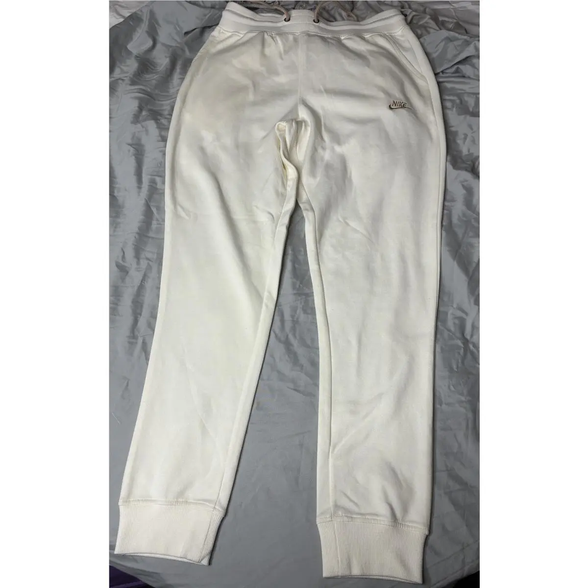 Nike clothing - Ivory 18