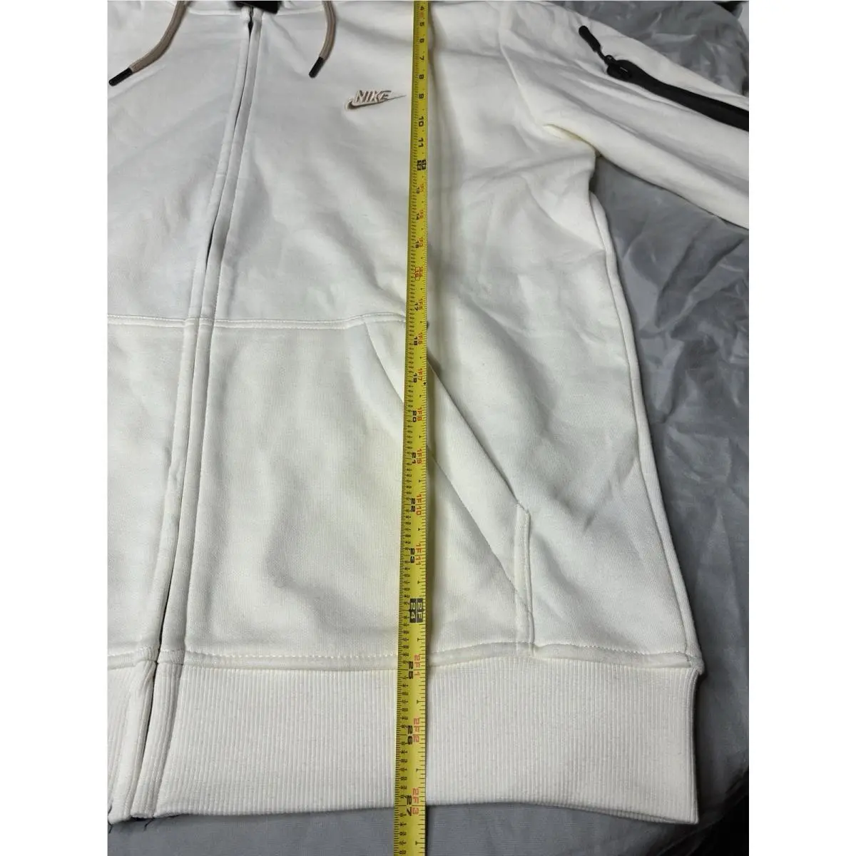 Nike clothing - Ivory 5