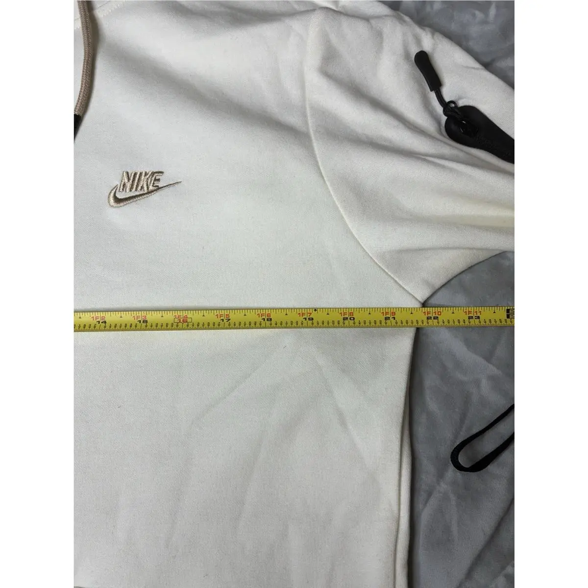 Nike clothing - Ivory 6