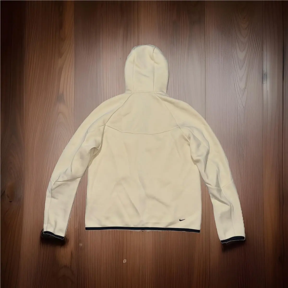 Nike clothing - Khaki (UPC: 0197859955961) 0