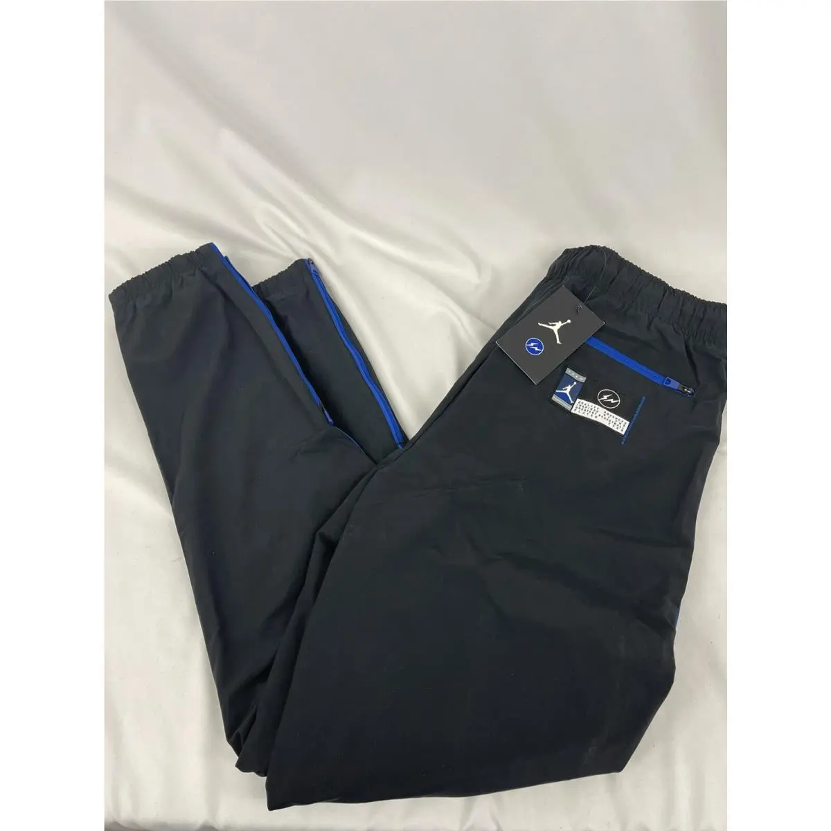 Nike clothing - Air Jordan X Fragment - Air Fragment - DA2979-010 - Black, Manufacturer: Black / Silver (UPC: 194499656449) 4