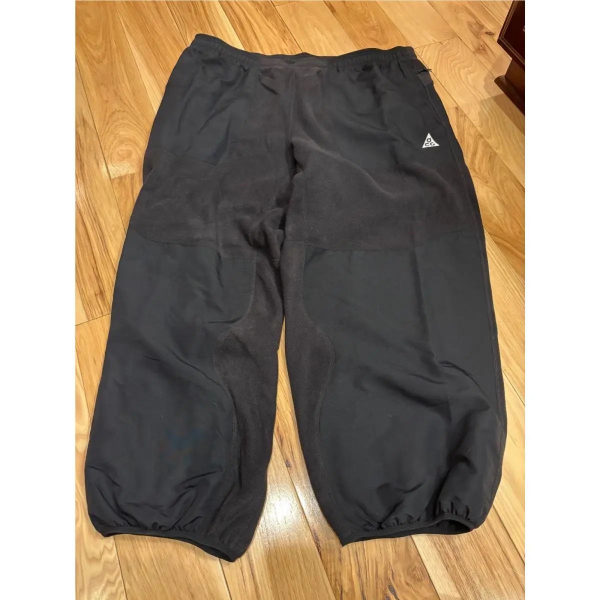 Nike clothing - Black (UPC: 198726655168) 0