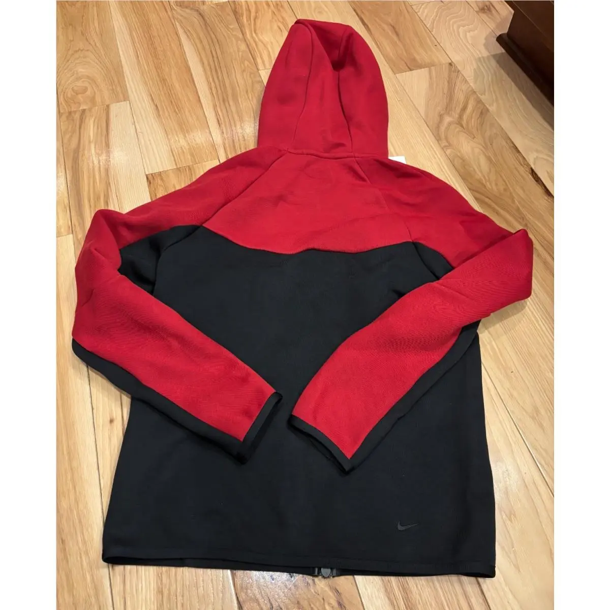 Nike clothing - Tough Red / Black (UPC: 198961002314) 0