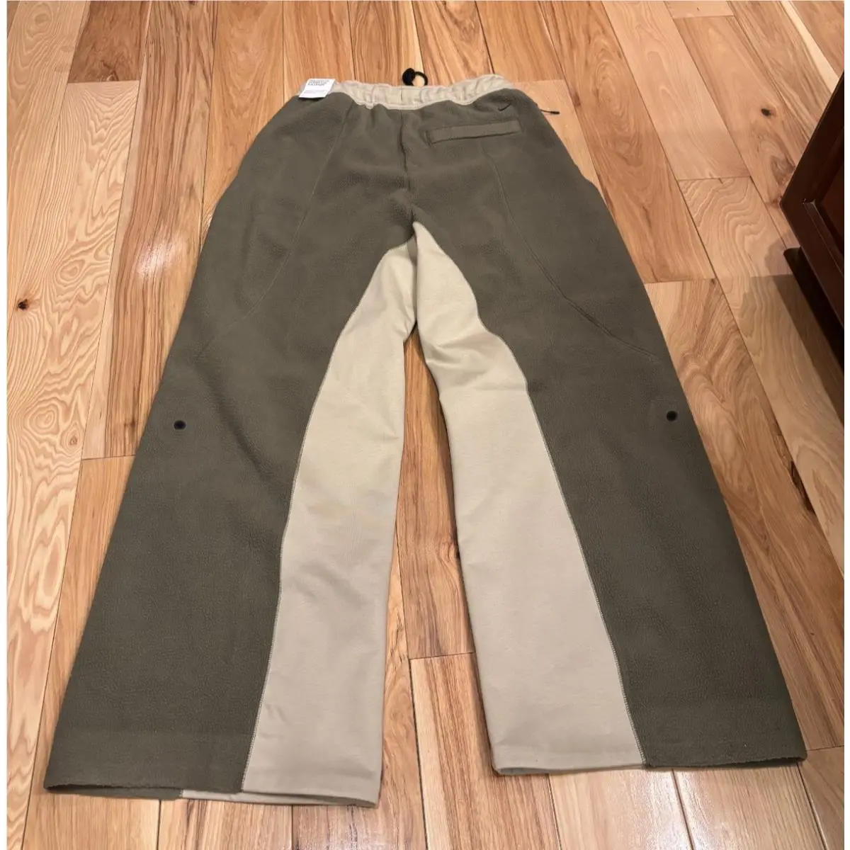 Nike clothing - Desert Khaki/Medium Olive/Black (UPC: 198484449207) 3
