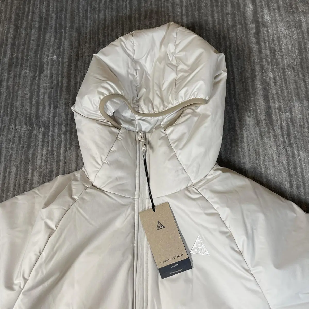 Nike clothing - White (UPC: 196600730239) 1