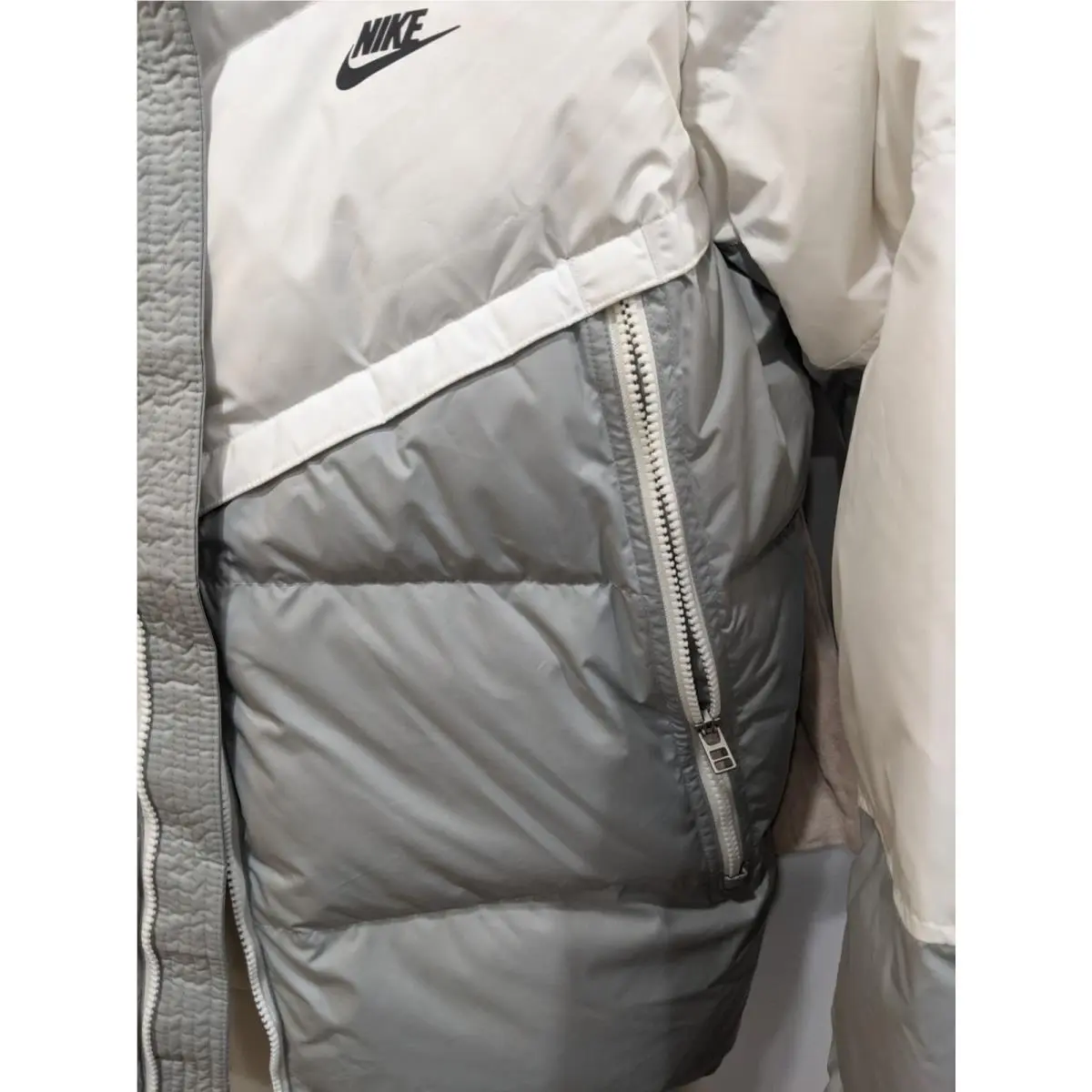 Nike clothing - White/Light Smoke Grey/Sail/Black (UPC: 195239062759) 4