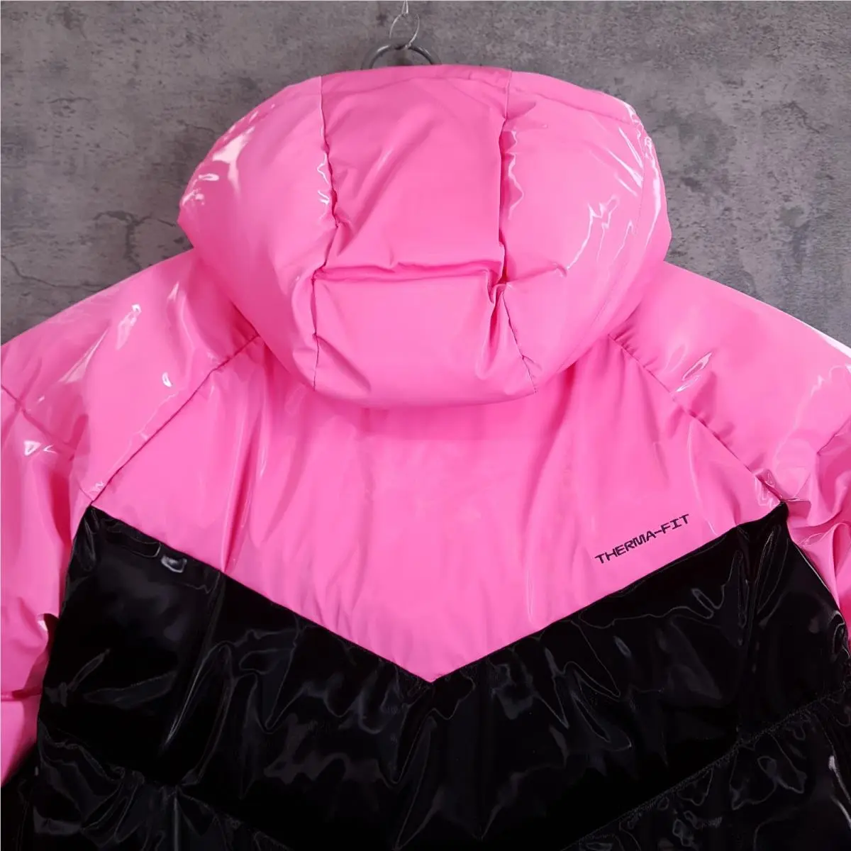 Nike clothing - Pink / Black (UPC: 198482140892) 2