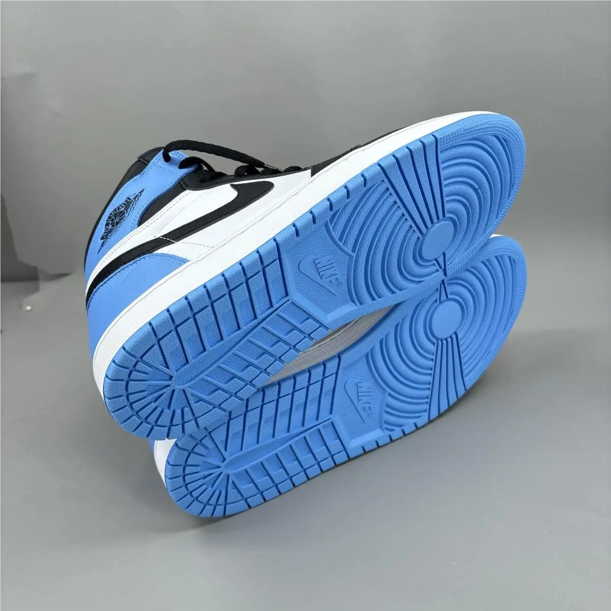 Nike shoes - Jordan Air Jordan 1 Retro High OG - Blue 6